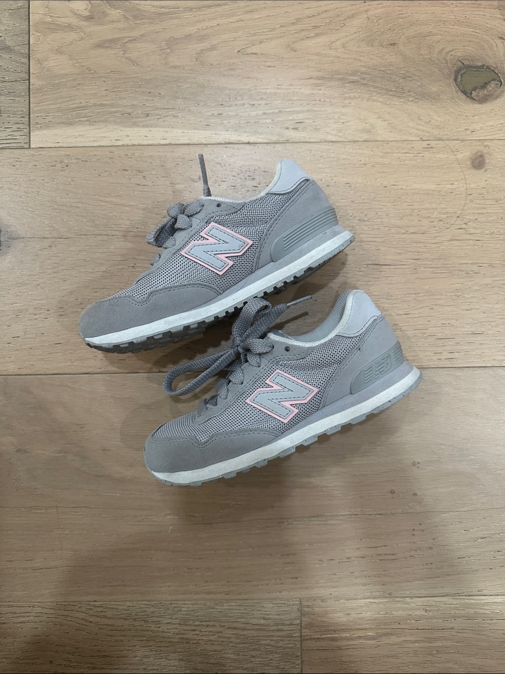 New Balance Kids Gray Sneakers with Pink 'N' Logo